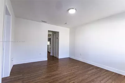 866 NW 108th St, Miami, FL 33168 - Photo 5