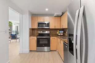 100 Bayview Dr, Sunny Isles Beach, FL 33160 - Photo 5