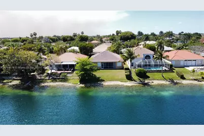 575 SE 29th Dr, Homestead, FL 33033 - Photo 3