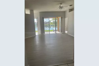 575 SE 29th Dr, Homestead, FL 33033 - Photo 5