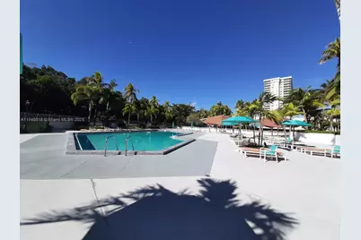 100 Bayview Dr #721, Sunny Isles Beach, FL 33160 - Photo 17