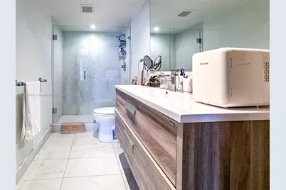 100 Bayview Dr #721, Sunny Isles Beach, FL 33160 - Photo 11