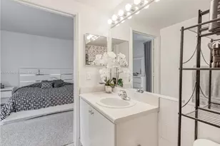 5091 NW 7th St, Miami, FL 33126 - Photo 9