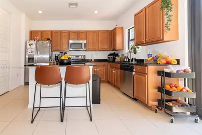 686 NE 191st Ter, Miami, FL 33179 - Photo 5