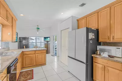 13275 NW 15th St, Pembroke Pines, FL 33028 - Photo 5