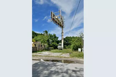 321 NW 37th St, Miami, FL 33127 - Photo 33