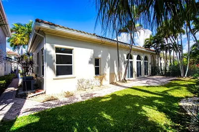 920 Captiva Dr, Hollywood, FL 33019 - Photo 69