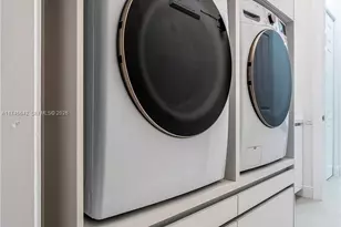 920 Captiva Dr, Hollywood, FL 33019 - Photo 41