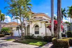 920 Captiva Dr, Hollywood, FL 33019 - Photo 3