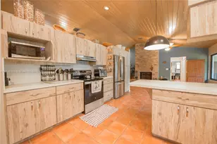 19425 SW 334th St, Homestead, FL 33034 - Photo 9