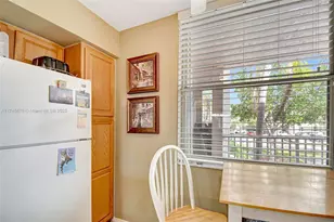 10456 NW 24th Pl, Sunrise, FL 33322 - Photo 11