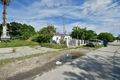 321 NW 37th St, Miami, FL 33127 - Photo 45