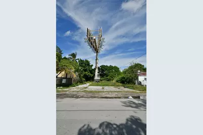 321 NW 37th St, Miami, FL 33127 - Photo 31