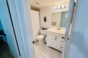 10332 Sunrise Lakes Blvd, Sunrise, FL 33322 - Photo 13