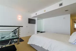 41 SE 5th St, Miami, FL 33131 - Photo 15