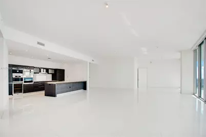 200 Biscayne Boulevard Way #5304, Miami, FL 33131 - Photo 5