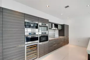 200 Biscayne Blvd Way, Miami, FL 33131 - Photo 7