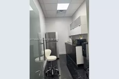 8205 NW 12th St, Doral, FL 33126 - Photo 9