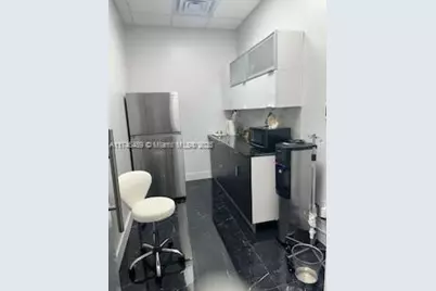 8205 NW 12th St, Doral, FL 33126 - Photo 11