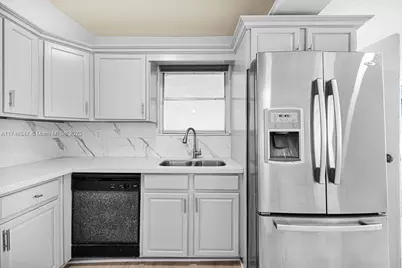 730 N 64th Ave, Hollywood, FL 33024 - Photo 35