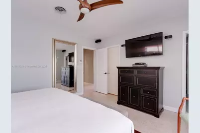 13205 Coronado Dr, North Miami, FL 33181 - Photo 15