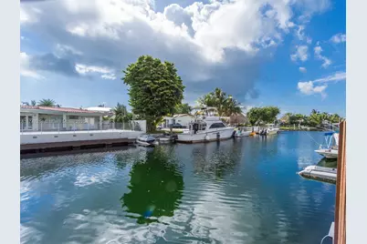 13205 Coronado Dr, North Miami, FL 33181 - Photo 29