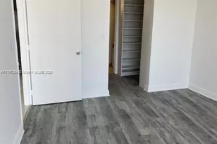 1750 N Bayshore Dr, Miami, FL 33132 - Photo 3