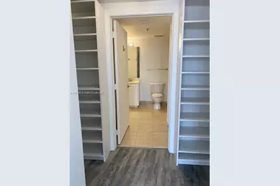 1750 N Bayshore Dr #3112, Miami, FL 33132 - Photo 5