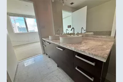 253 NE 2nd St #3202, Miami, FL 33132 - Photo 23