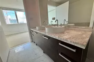 253 NE 2nd St, Miami, FL 33132 - Photo 23