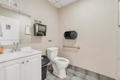 7007 N Waterway Dr, Miami, FL 33155 - Photo 17