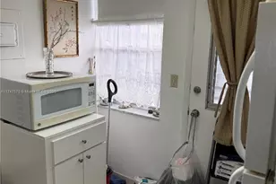 18555 NE 14th Ave, Miami, FL 33179 - Photo 5