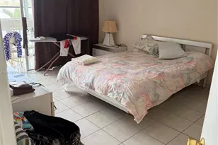 18555 NE 14th Ave, Miami, FL 33179 - Photo 9