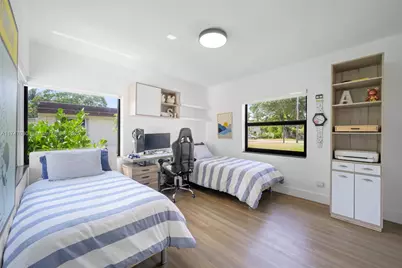 14745 N Spur Dr, Miami, FL 33161 - Photo 15