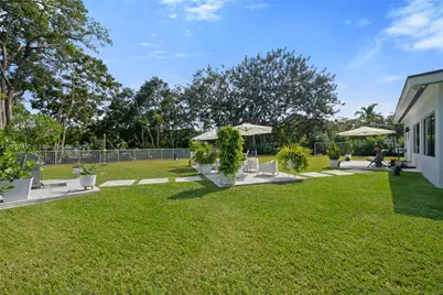 14745 N Spur Dr, Miami, FL 33161 - Photo 25