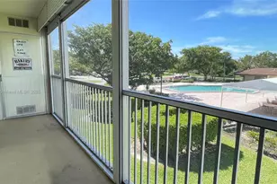13455 SW 3rd St, Pembroke Pines, FL 33027 - Photo 19
