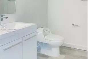 1000 Parkview Dr, Hallandale Beach, FL 33009 - Photo 21