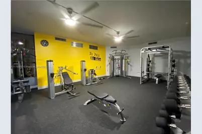 1000 Parkview Dr #121, Hallandale Beach, FL 33009 - Photo 25