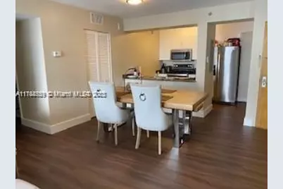 1200 Brickell Bay Dr #3924, Miami, FL 33131 - Photo 9