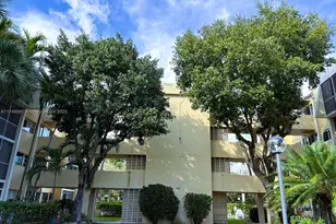 942 NE 199th St, Miami, FL 33179 - Photo 3