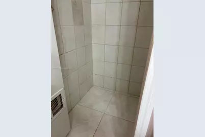 942 NE 199th St #3E, Miami, FL 33179 - Photo 19