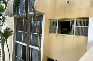 942 NE 199th St, Miami, FL 33179 - Photo 5