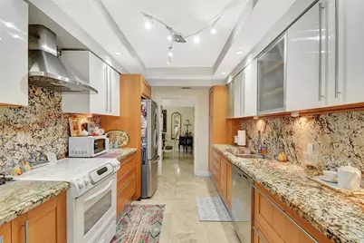 2000 Island Bl #410, Aventura, FL 33160 - Photo 13