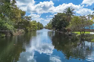 11701 W Biscayne Canal Rd, Miami, FL 33161 - Photo 9