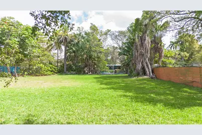 11701 W Biscayne Canal Rd, Miami, FL 33161 - Photo 7