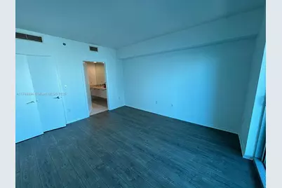 55 SE 6th St #2005, Miami, FL 33131 - Photo 9