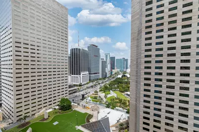 335 S Biscayne Blvd #2402, Miami, FL 33131 - Photo 17