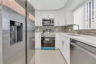 9745 NW 37th St, Sunrise, FL 33351 - Photo 11