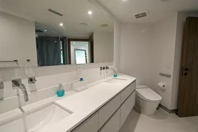 16699 Collins Ave #3202, Sunny Isles Beach, FL 33160 - Photo 17