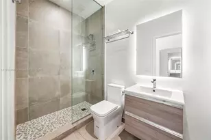 229 SW 9th St, Miami, FL 33130 - Photo 3